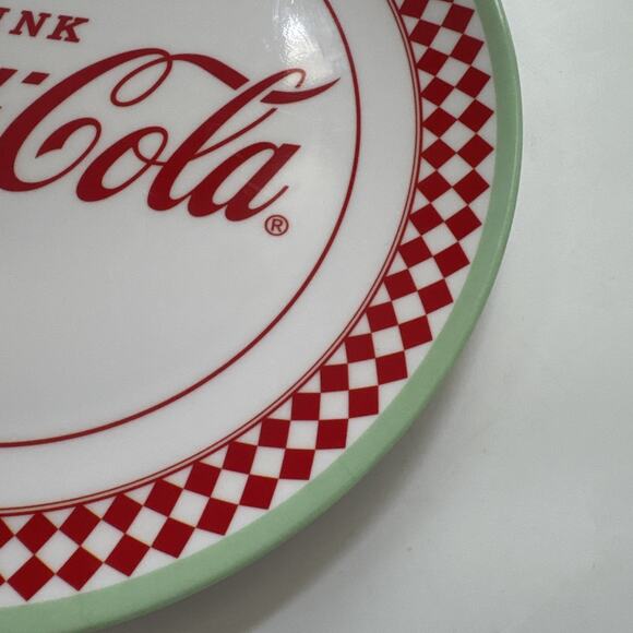 Lot of 2 Gibson Drink Coca-Cola Coke Melamine Dinner Plates Red White Green 10" - Picture 7 of 10